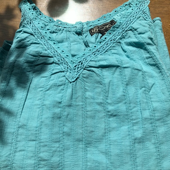 NWT FINAL REDUCTION Cold Shoulder Crochet Top Sz S - Picture 7 of 8